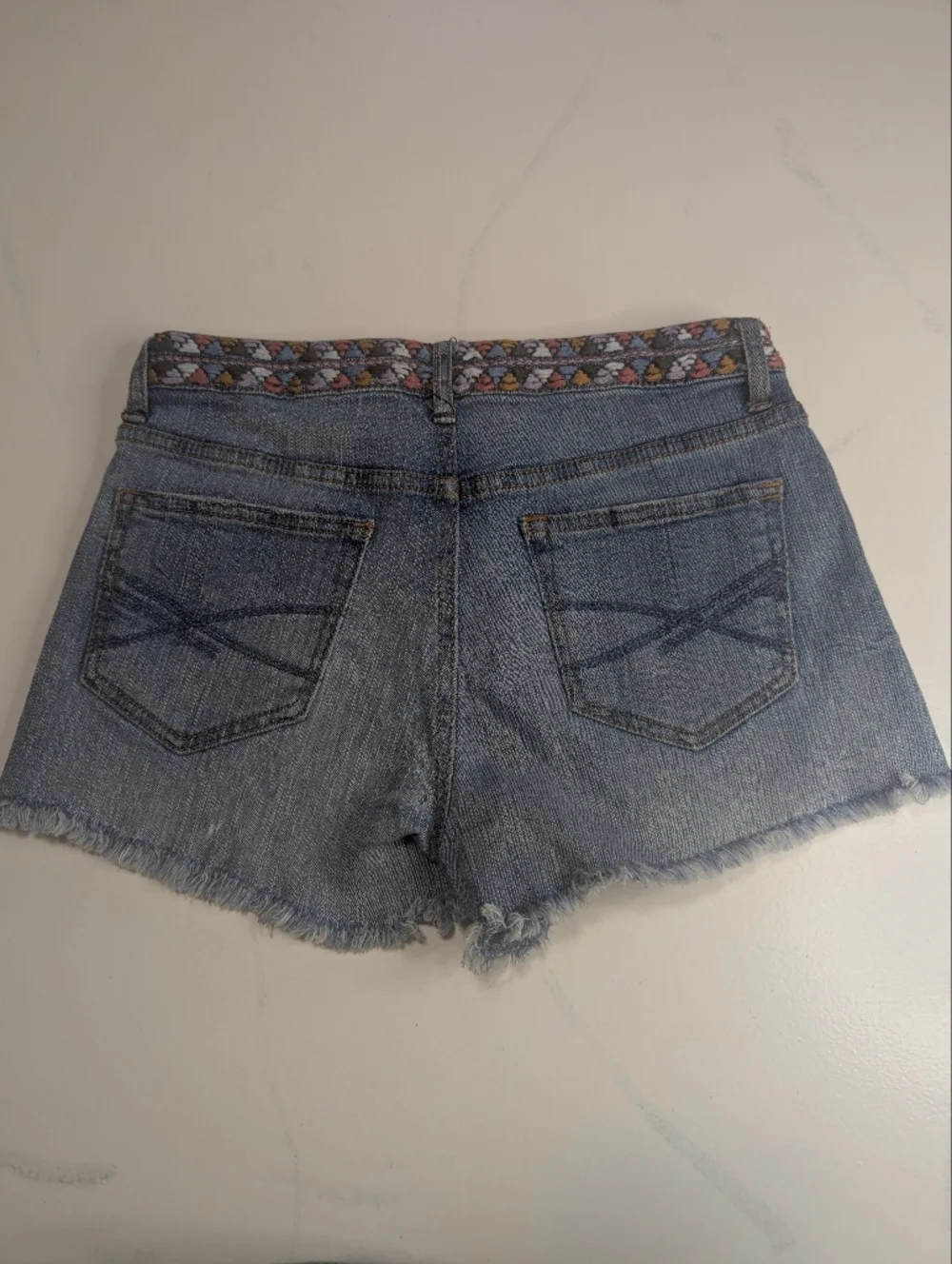 Aeropostale Women High Waisted Shorty Denim Shorts Embroidered Waist Size 2